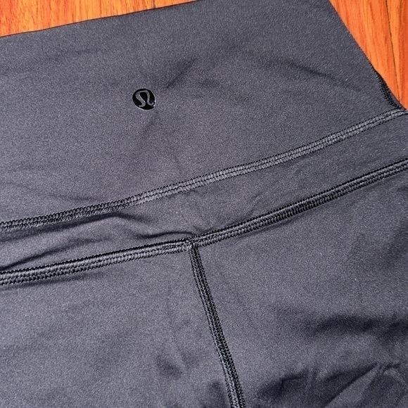 Lululemon Retreat 7/8 Pant Black / Heathered Slate size 4  leggings black logo - Picture 11 of 15